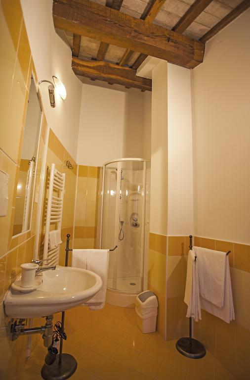 Hotel Il Ristoro Del Viandante à Offagna Chambre photo