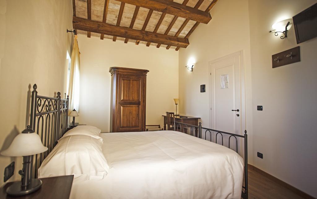 Hotel Il Ristoro Del Viandante à Offagna Chambre photo